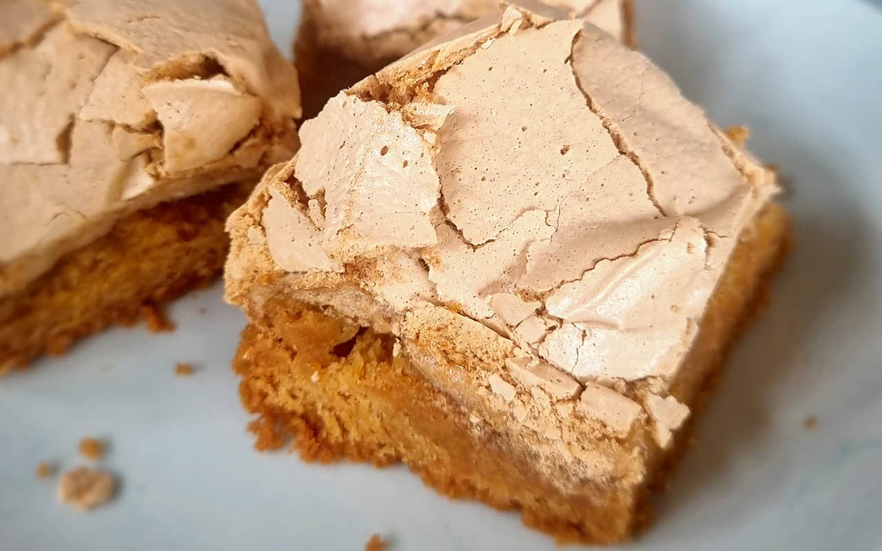 Cuisine - Frosted salted caramel slice