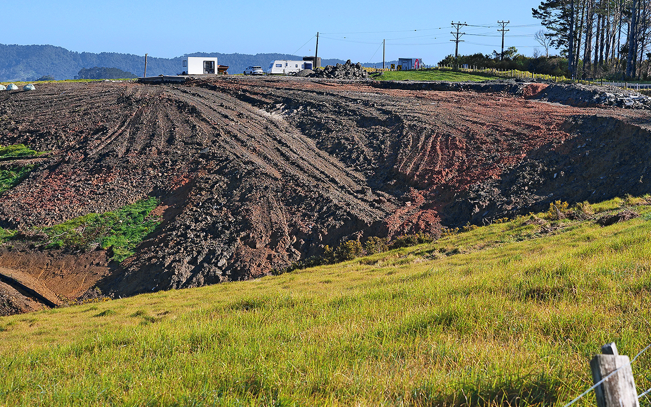 Matakana dig site halted